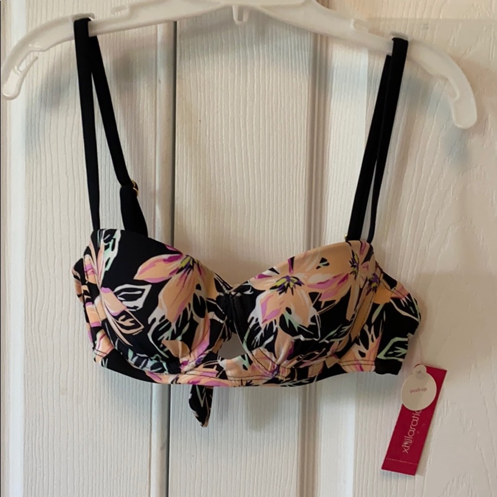 Women’s Xhilaration swimsuit top size XS